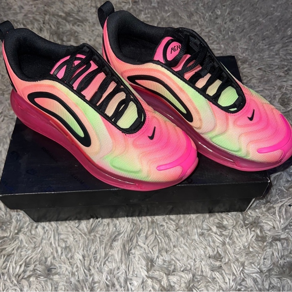 nike air max 720 pink blast